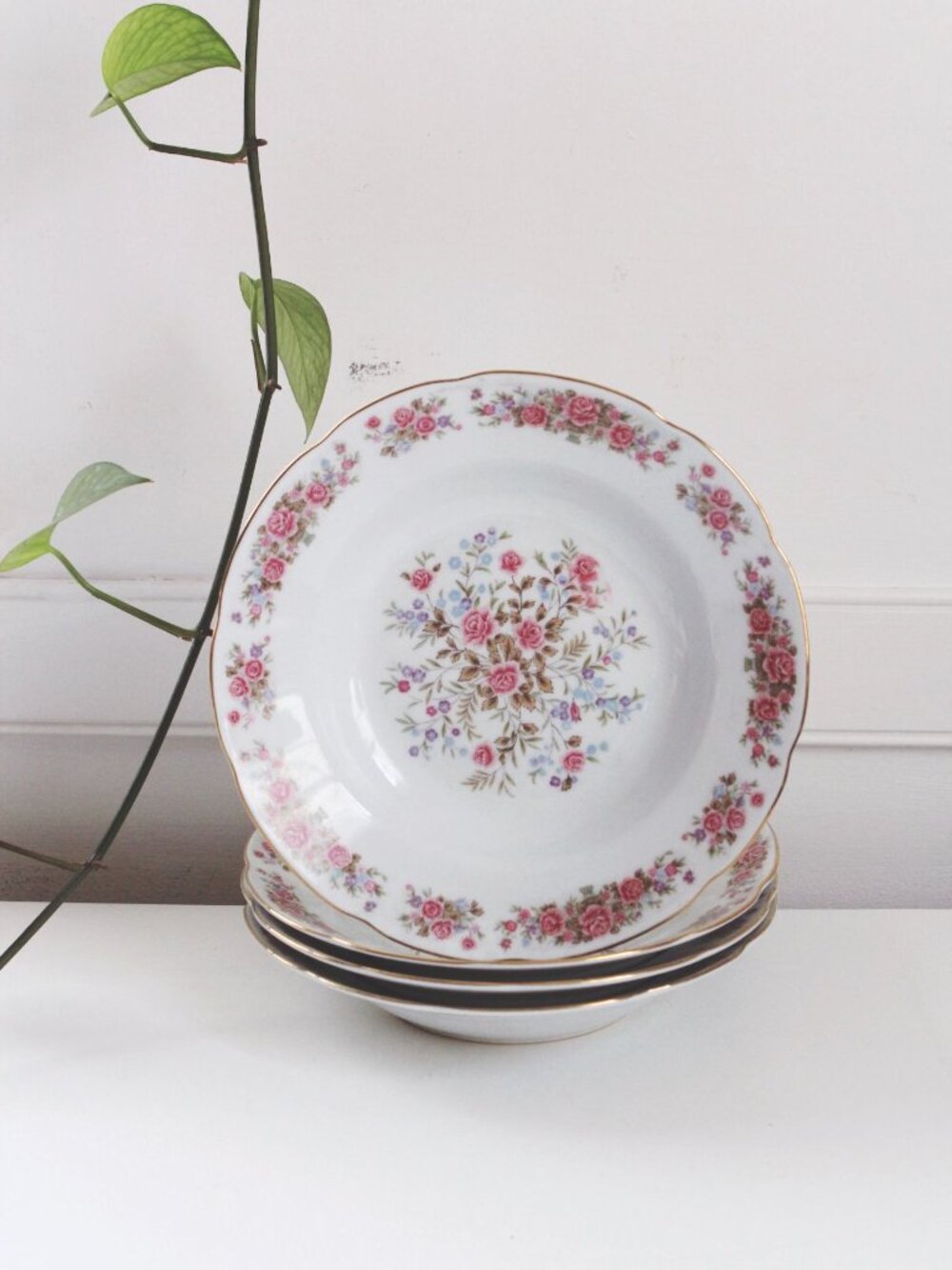Vintage Remington Fine China Red Sea Floral Soup Salad Bowls Gold Trim Set Of 4
